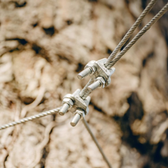 Morsetto per cavo per una linea zip da giardino